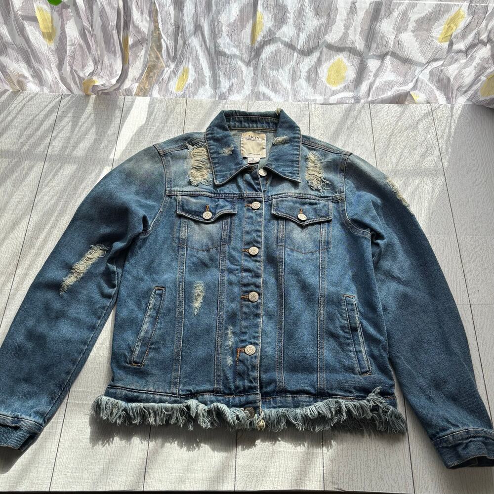 Iris Basic Distressed Fringe Hem Denim Jacket Small